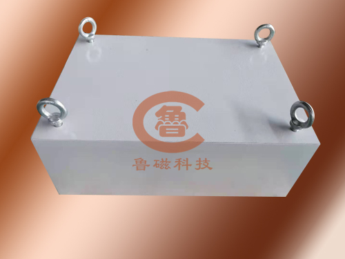 悬挂式永磁除铁器 在行业中的广泛应用